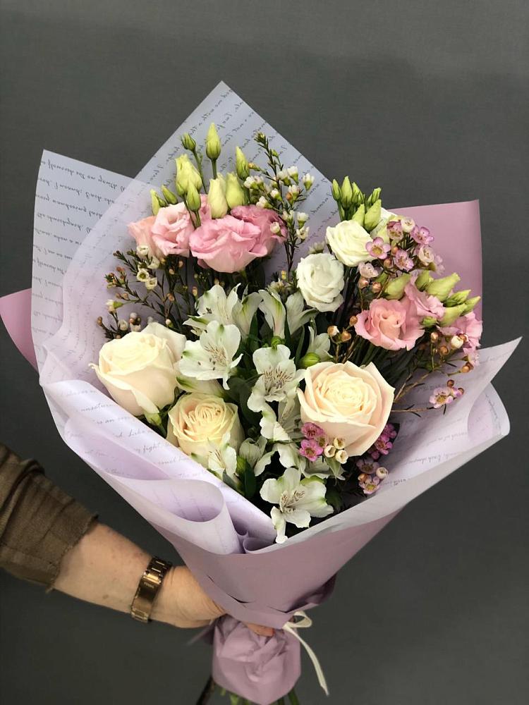 Букет цветов из: Альстромерии, Розы и Лизиантусы в Тамбовке