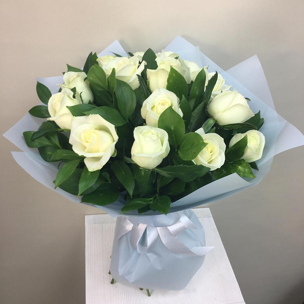 Букет 15 Белых роз Проуд в Тамбовке