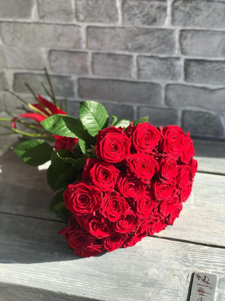 Букет Красные розы Фридом в Тамбовке