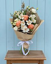 Букет цветов из:  Альстромерии, Лизиантусы, Розы и Хризантемы в Тамбовке