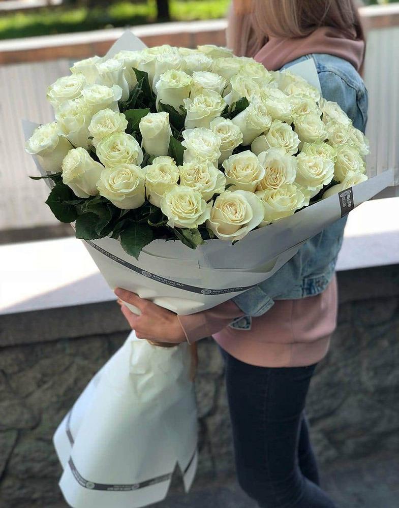 Букет 35 Белых роз в Тамбовке