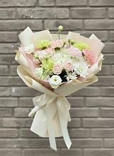 Букет цветов из:  Гвоздики, Розы, Лизиантусы и Хризантемы в Тамбовке