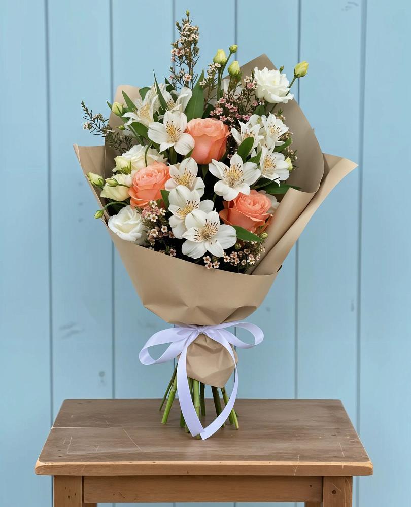 Букет цветов из: Альстромерии, Лизиантусы, Розы и Хризантемы в Тамбовке