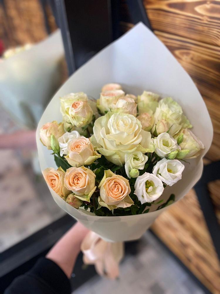 Букет цветов из: Розы и Лизиантусы в Тамбовке